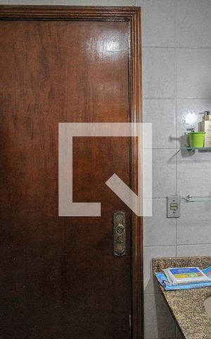 Casa para alugar com 200m², 4 quartos e 2 vagas Casa para alugar com 200m², 4 quartos e 2 vagasBanheiro 1