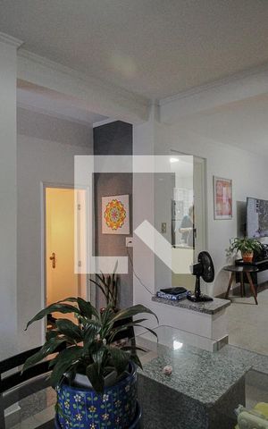 Casa para alugar com 200m², 4 quartos e 2 vagas Casa para alugar com 200m², 4 quartos e 2 vagasSala