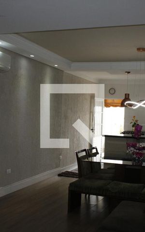 Casa à venda com 340m², 3 quartos e NaN vagasDetalhe