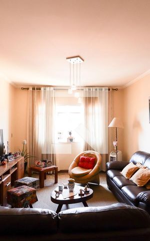 Casa à venda com 196m², 3 quartos e 3 vagasSala