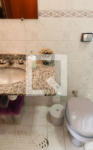 Casa à venda com 196m², 3 quartos e 3 vagasBanheiro da Suíte 1