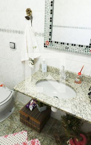 Casa à venda com 196m², 3 quartos e 3 vagasLavabo