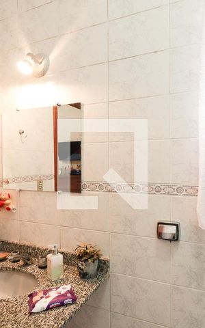 Casa à venda com 196m², 3 quartos e 3 vagasBanheiro da Suíte 1