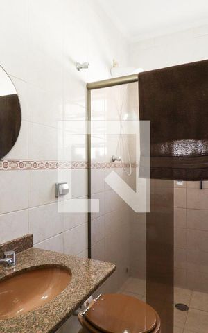 Casa à venda com 196m², 3 quartos e 3 vagasBanheiro da Suíte 2