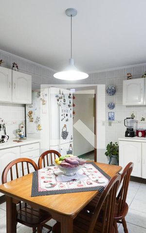 Casa à venda com 196m², 3 quartos e 3 vagasCozinha