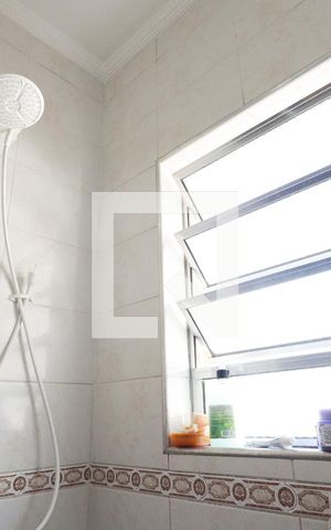 Casa à venda com 196m², 3 quartos e 3 vagasBanheiro da Suíte 2