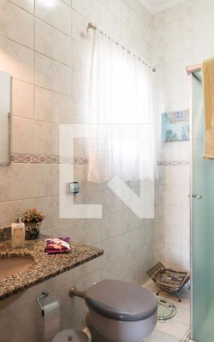 Casa à venda com 196m², 3 quartos e 3 vagasBanheiro da Suíte 1