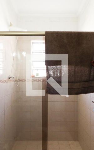 Casa à venda com 196m², 3 quartos e 3 vagasBanheiro da Suíte 2