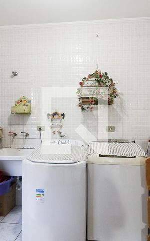 Casa à venda com 196m², 3 quartos e 3 vagasÁrea de Serviço