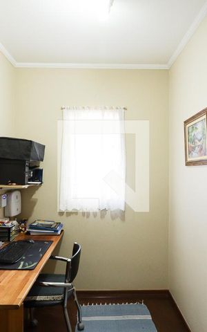 Casa à venda com 196m², 3 quartos e 3 vagasDetalhe Escritório
