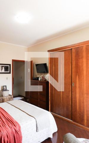 Casa à venda com 196m², 3 quartos e 3 vagasSuíte 1