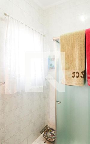 Casa à venda com 196m², 3 quartos e 3 vagasBanheiro da Suíte 1