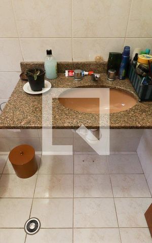 Casa à venda com 196m², 3 quartos e 3 vagasBanheiro da Suíte 3