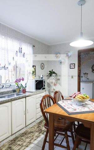 Casa à venda com 196m², 3 quartos e 3 vagasCozinha