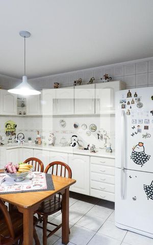 Casa à venda com 196m², 3 quartos e 3 vagasCozinha