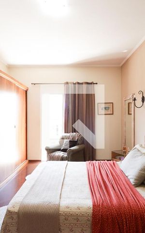 Casa à venda com 196m², 3 quartos e 3 vagasSuíte 1