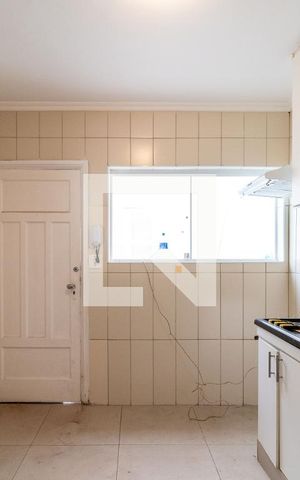 Casa à venda com 180m², 3 quartos e 2 vagas Casa à venda com 180m², 3 quartos e 2 vagasCozinha
