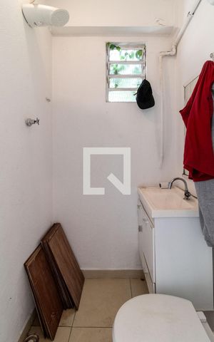 Casa à venda com 180m², 3 quartos e 2 vagas Casa à venda com 180m², 3 quartos e 2 vagasBanheiro de serviço