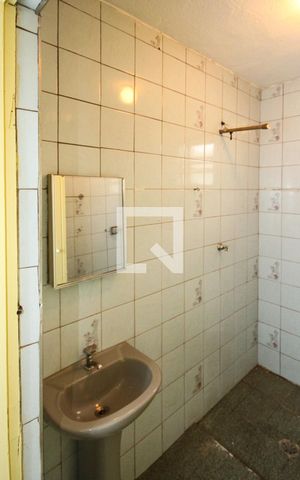 Casa para alugar com 80m², 1 quarto e 1 vaga Casa para alugar com 80m², 1 quarto e 1 vagaBanheiro