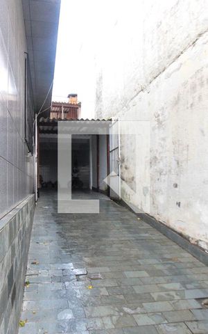 Casa à venda com 200m², 5 quartos e 5 vagas Casa à venda com 200m², 5 quartos e 5 vagasGaragem
