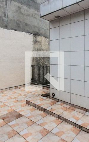 Casa à venda com 200m², 5 quartos e 5 vagas Casa à venda com 200m², 5 quartos e 5 vagasTerraço