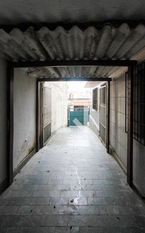 Casa à venda com 200m², 5 quartos e 5 vagas Casa à venda com 200m², 5 quartos e 5 vagasGaragem