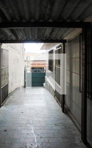 Casa à venda com 200m², 5 quartos e 5 vagas Casa à venda com 200m², 5 quartos e 5 vagasGaragem