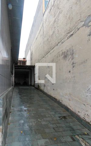 Casa à venda com 200m², 5 quartos e 5 vagas Casa à venda com 200m², 5 quartos e 5 vagasGaragem