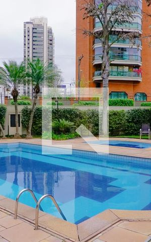 Apartamento à venda com 160m², 5 quartos e 3 vagas Apartamento à venda com 160m², 5 quartos e 3 vagasÁrea comum - Piscina