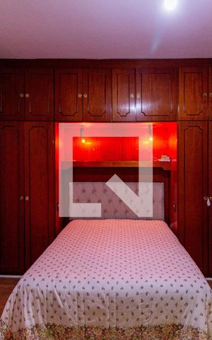 Casa à venda com 750m², 7 quartos e 3 vagas Casa à venda com 750m², 7 quartos e 3 vagasSuíte