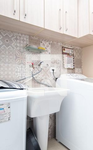 Casa à venda com 180m², 3 quartos e 3 vagas Casa à venda com 180m², 3 quartos e 3 vagasÁrea de Serviço