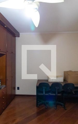 Casa de condomínio à venda com 310m², 4 quartos e 4 vagas Casa de condomínio à venda com 310m², 4 quartos e 4 vagasSuíte 02