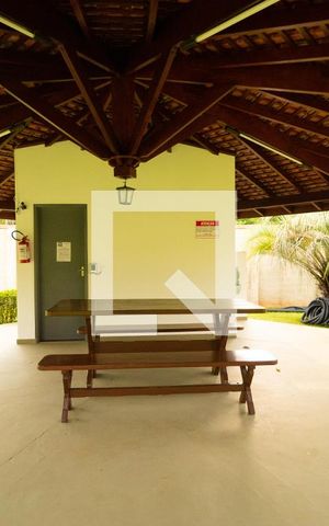 Casa de condomínio à venda com 310m², 4 quartos e 4 vagas Casa de condomínio à venda com 310m², 4 quartos e 4 vagasÁrea comum