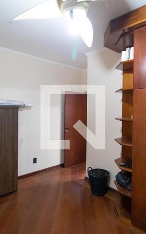 Casa de condomínio à venda com 310m², 4 quartos e 4 vagas Casa de condomínio à venda com 310m², 4 quartos e 4 vagasSuíte 02