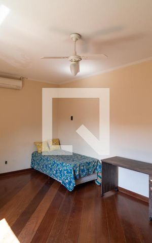 Casa de condomínio à venda com 310m², 4 quartos e 4 vagas Casa de condomínio à venda com 310m², 4 quartos e 4 vagasQuarto 02