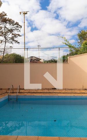 Casa de condomínio à venda com 310m², 4 quartos e 4 vagas Casa de condomínio à venda com 310m², 4 quartos e 4 vagasPiscina