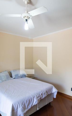 Casa de condomínio à venda com 310m², 4 quartos e 4 vagas Casa de condomínio à venda com 310m², 4 quartos e 4 vagasSuíte 01