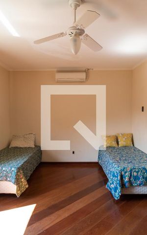 Casa de condomínio à venda com 310m², 4 quartos e 4 vagas Casa de condomínio à venda com 310m², 4 quartos e 4 vagasQuarto 02