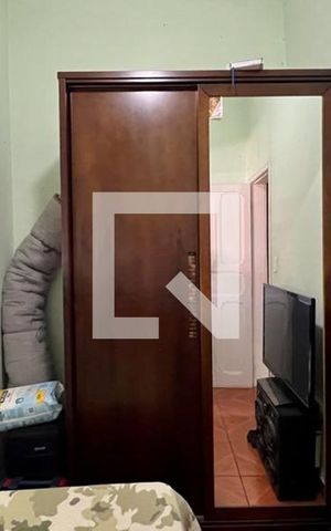Casa à venda com 284m², 4 quartos e 3 vagas Casa à venda com 284m², 4 quartos e 3 vagasQuarto 4