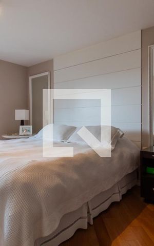 Apartamento à venda com 271m², 4 quartos e 5 vagas Apartamento à venda com 271m², 4 quartos e 5 vagasQuarto 4 - Suíte Master