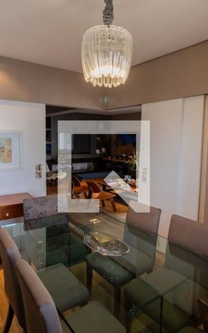 Apartamento à venda com 271m², 4 quartos e 5 vagas Apartamento à venda com 271m², 4 quartos e 5 vagasSala de Jantar