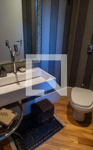 Apartamento à venda com 271m², 4 quartos e 5 vagas Apartamento à venda com 271m², 4 quartos e 5 vagasLavabo
