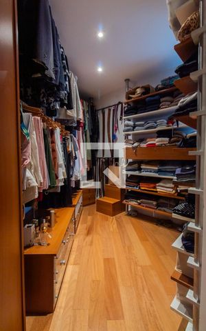 Apartamento à venda com 271m², 4 quartos e 5 vagas Apartamento à venda com 271m², 4 quartos e 5 vagasCloset da suíte