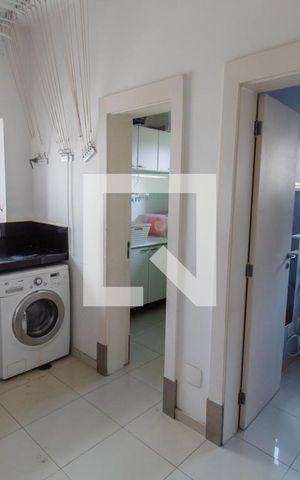 Apartamento à venda com 271m², 4 quartos e 5 vagas Apartamento à venda com 271m², 4 quartos e 5 vagasÁrea de Serviço