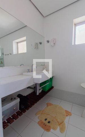 Apartamento à venda com 271m², 4 quartos e 5 vagas Apartamento à venda com 271m², 4 quartos e 5 vagasBanheiro do Quarto 3