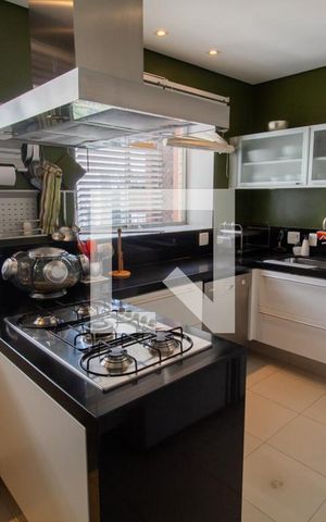 Apartamento à venda com 271m², 4 quartos e 5 vagas Apartamento à venda com 271m², 4 quartos e 5 vagasCozinha