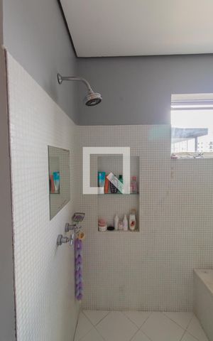 Apartamento à venda com 271m², 4 quartos e 5 vagas Apartamento à venda com 271m², 4 quartos e 5 vagasBanheiro do Quarto 4