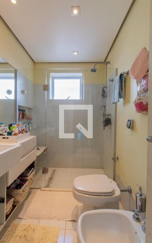 Apartamento à venda com 271m², 4 quartos e 5 vagas Apartamento à venda com 271m², 4 quartos e 5 vagasBanheiro do Quarto 1