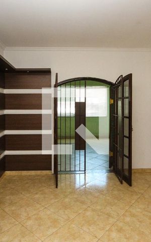 Casa à venda com 300m², 4 quartos e 4 vagas Casa à venda com 300m², 4 quartos e 4 vagasSuíte