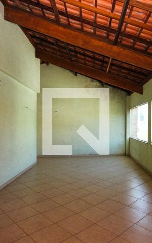 Casa à venda com 300m², 4 quartos e 4 vagas Casa à venda com 300m², 4 quartos e 4 vagasVaranda da suite
